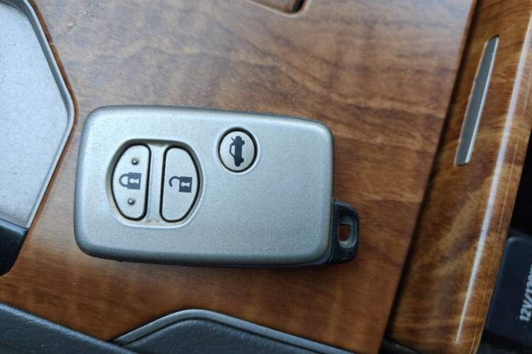 Used Toyota Camry 2011 240G Luxury Anniversary Edition Vehicle Key