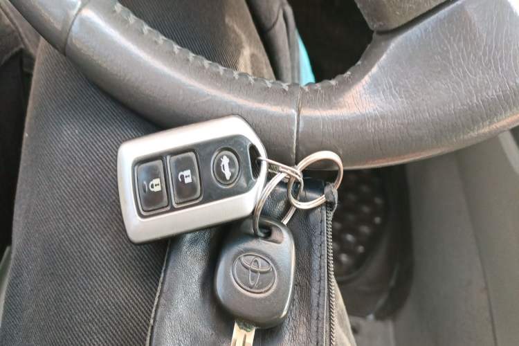 Used Toyota Camry 2011 240G Classic Anniversary Edition Vehicle Key