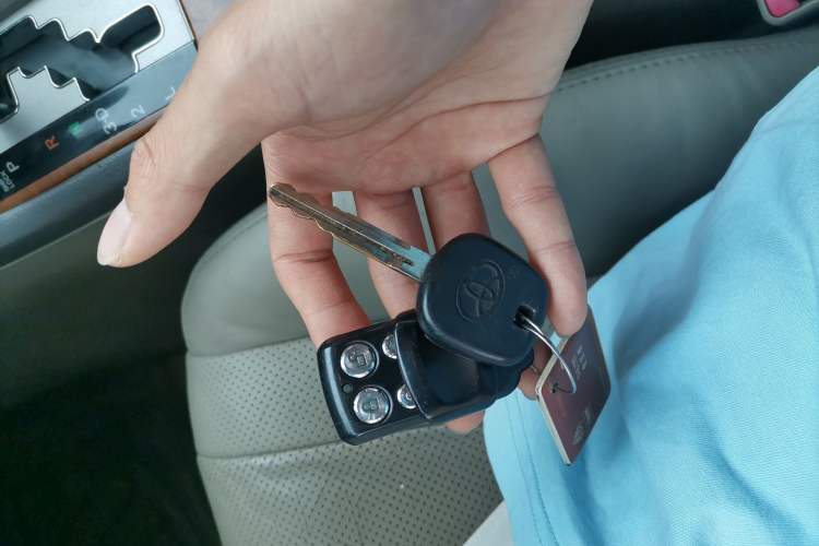 Used Toyota Camry 2011 200G Classic Anniversary Edition Vehicle Key
