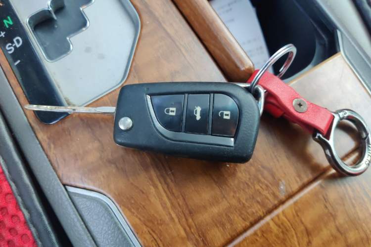 Used Toyota Camry 2011 240G Classic Anniversary Edition Vehicle Key