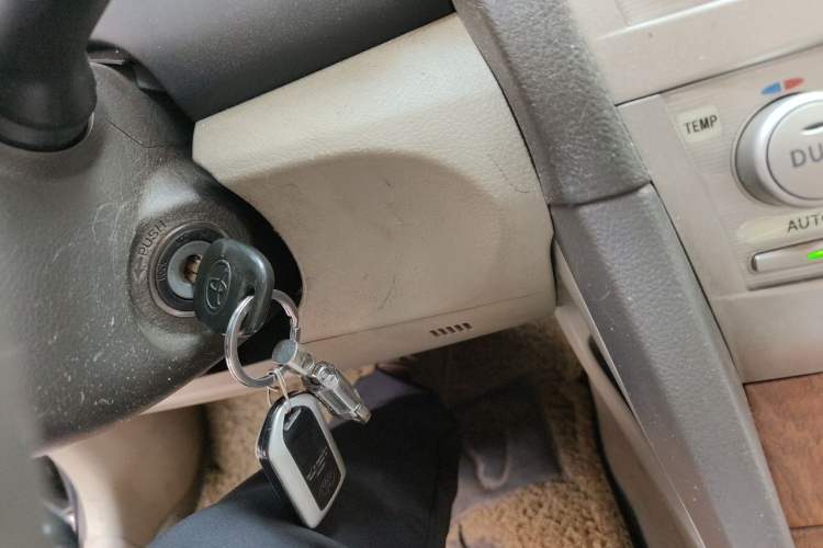 Used Toyota Camry 2011 240G Classic Anniversary Edition Vehicle Key