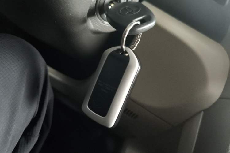 Used Toyota Camry 2011 200G Classic Anniversary Edition Vehicle Key