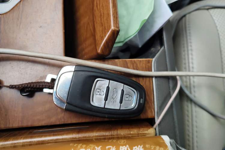Used Toyota Camry 2011 200G Classic Anniversary Edition Vehicle Key