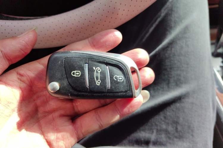 Used Toyota Camry 2011 200G Classic Anniversary Edition Vehicle Key