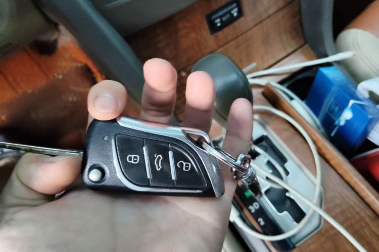 Used Toyota Camry 2011 200E Elite Sunroof Edition Vehicle Key