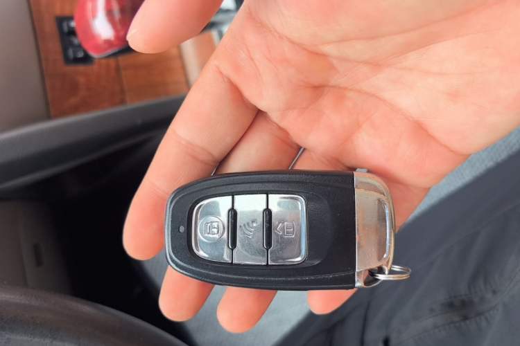 Used Toyota Camry 2011 200G Classic Anniversary Edition Vehicle Key