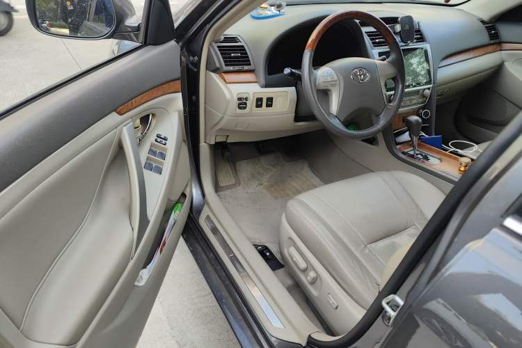 Used Toyota Camry 2011 240G Luxury Anniversary Edition Driver Seat
