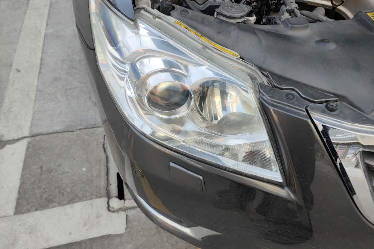Used Toyota Camry 2011 240G Luxury Anniversary Edition Right Front Headlight