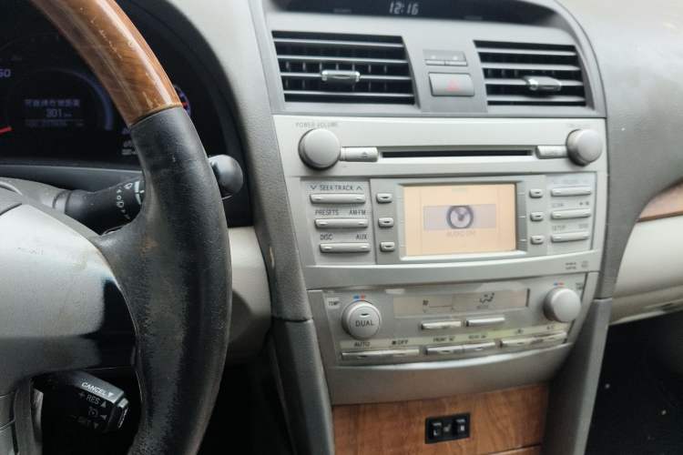 Used Toyota Camry 2011 240G Classic Anniversary Edition Audio And AC Panel