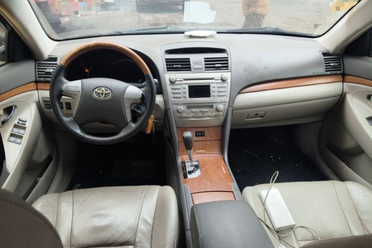 Used Toyota Camry 2011 240G Classic Anniversary Edition Center Console