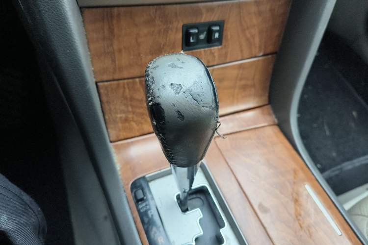 Used Toyota Camry 2011 240G Classic Anniversary Edition Gear Lever
