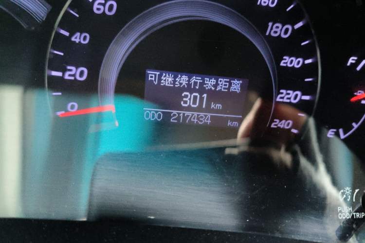 Used Toyota Camry 2011 240G Classic Anniversary Edition Odometer Close Up