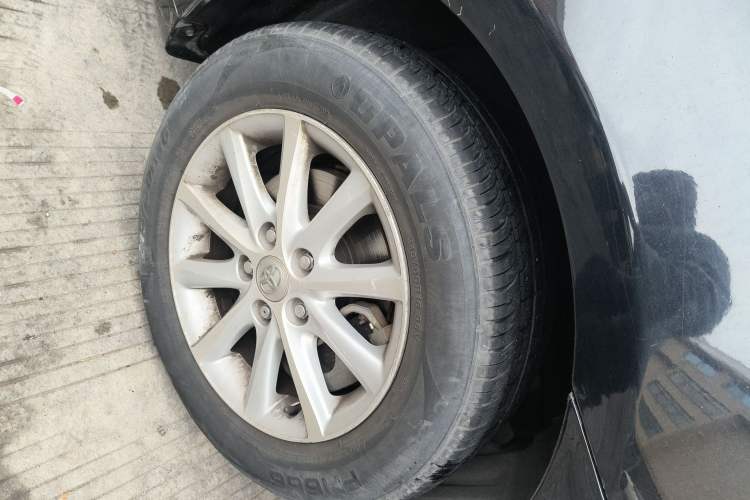 Used Toyota Camry 2011 240G Classic Anniversary Edition Right Front Wheel Hub