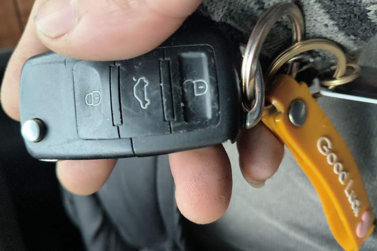 Used Toyota Camry 2011 240G Classic Anniversary Edition Vehicle Key