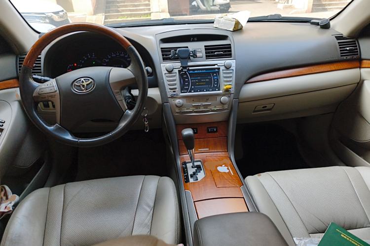 Used Toyota Camry 2011 200G Classic Anniversary Edition Center Console
