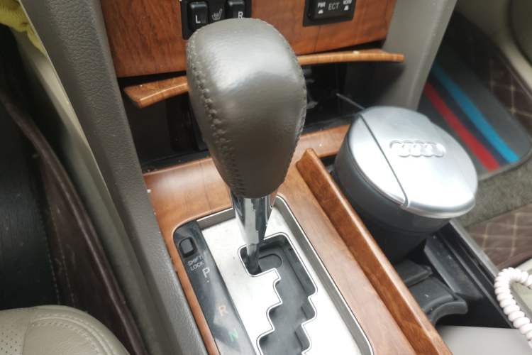 Used Toyota Camry 2011 200G Classic Anniversary Edition Gear Lever