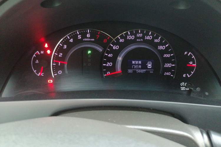 Used Toyota Camry 2011 240G Classic Anniversary Edition Odometer Close Up