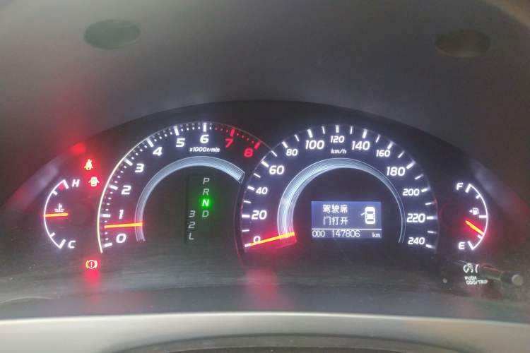 Used Toyota Camry 2011 200G Classic Anniversary Edition Odometer Close Up