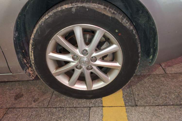 Used Toyota Camry 2011 200E Elite Sunroof Edition Right Front Wheel Hub