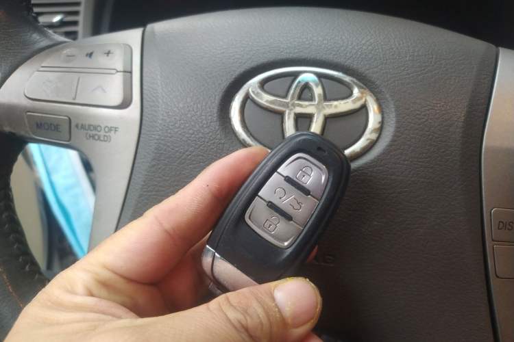 Used Toyota Camry 2011 200G Classic Anniversary Edition Vehicle Key