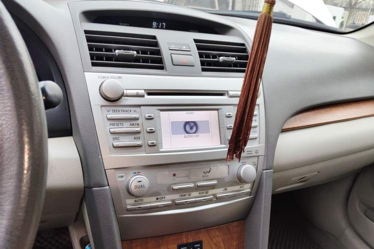 Used Toyota Camry 2011 240G Luxury Anniversary Edition Audio And AC Panel