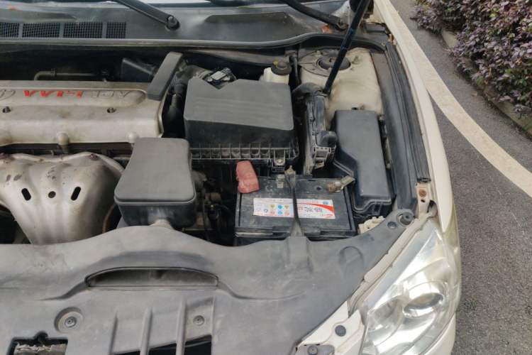Used Toyota Camry 2011 200G Luxury Anniversary Edition Engine Bay Left