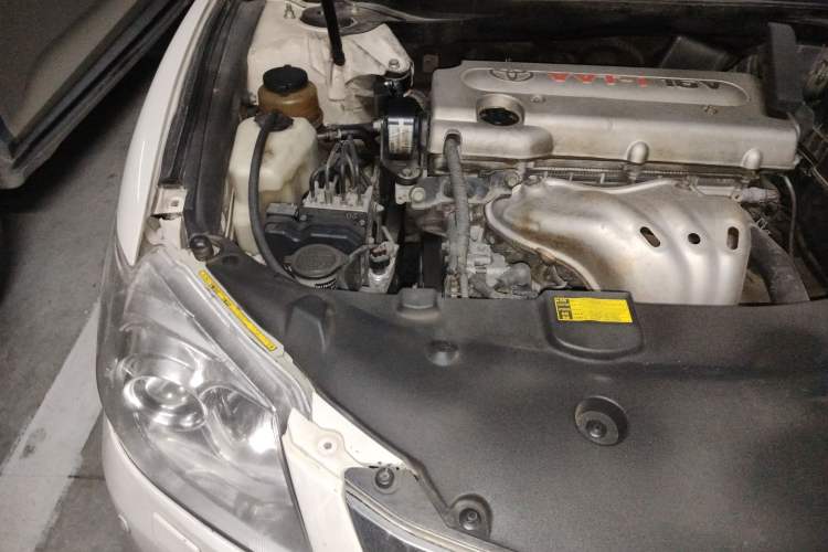 Used Toyota Camry 2011 240G Luxury Anniversary Edition Engine Bay Right