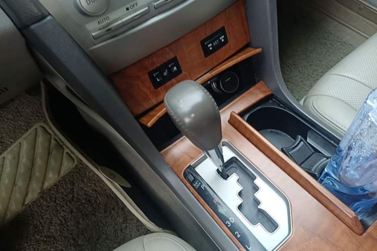 Used Toyota Camry 2011 200G Classic Anniversary Edition Gear Lever