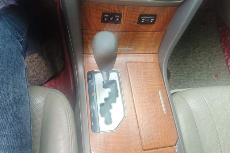 Used Toyota Camry 2011 200G Luxury Anniversary Edition Gear Lever