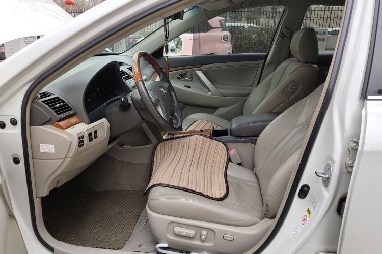 Used Toyota Camry 2011 240G Luxury Anniversary Edition Left Front Seat