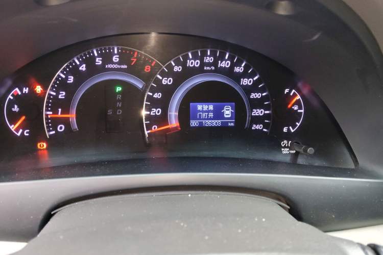 Used Toyota Camry 2011 240G Luxury Anniversary Edition Odometer Close Up