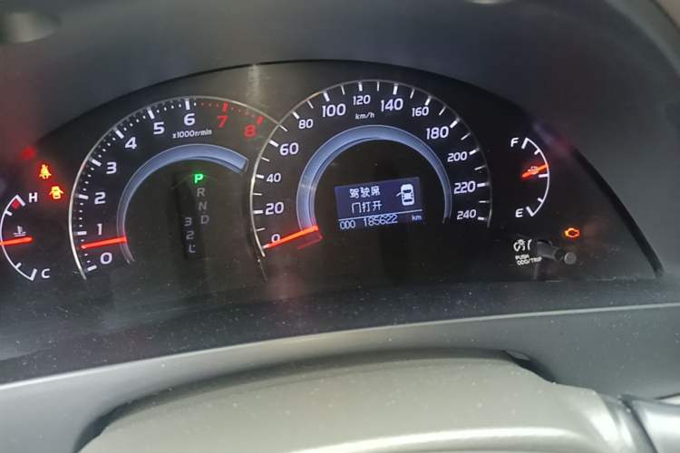 Used Toyota Camry 2011 200G Classic Anniversary Edition Odometer Close Up