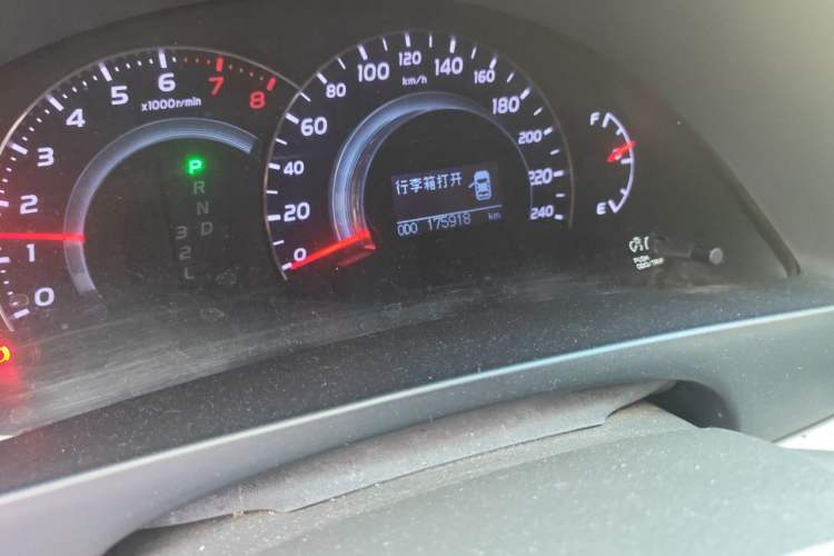 Used Toyota Camry 2011 200G Classic Anniversary Edition Odometer Close Up