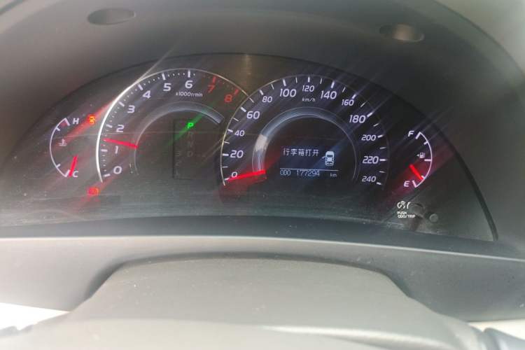 Used Toyota Camry 2011 200G Luxury Anniversary Edition Odometer Close Up