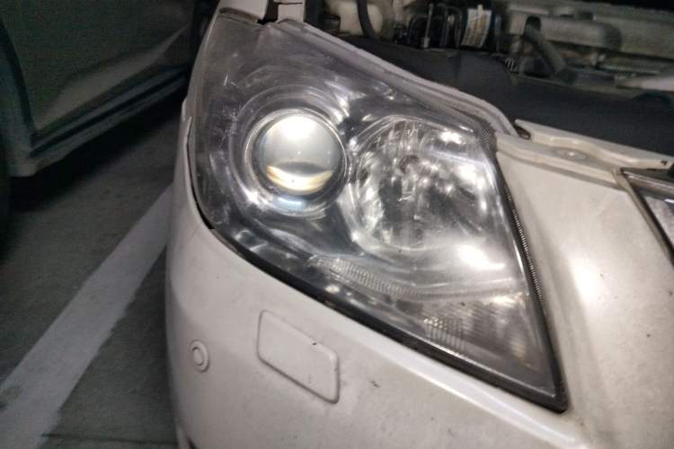 Used Toyota Camry 2011 240G Luxury Anniversary Edition Right Front Headlight