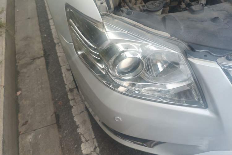 Used Toyota Camry 2011 200G Luxury Anniversary Edition Right Front Headlight