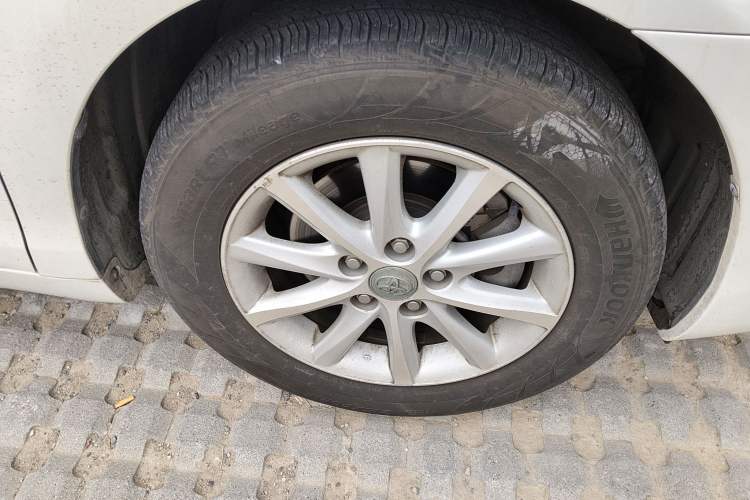 Used Toyota Camry 2011 240G Luxury Anniversary Edition Right Front Wheel Hub