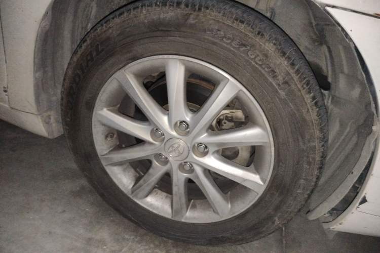 Used Toyota Camry 2011 240G Luxury Anniversary Edition Right Front Wheel Hub