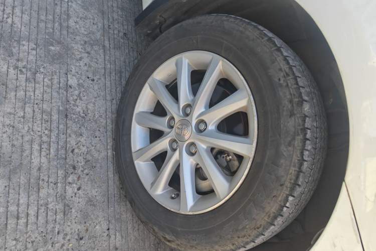 Used Toyota Camry 2011 200G Classic Anniversary Edition Right Front Wheel Hub