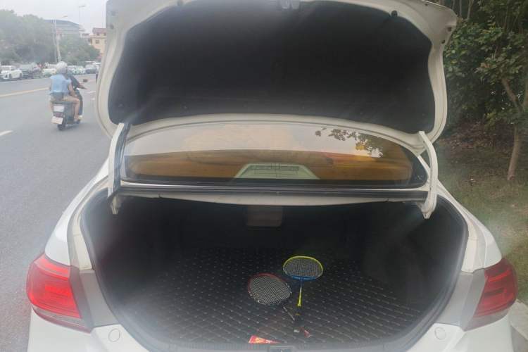 Used Toyota Camry 2011 200G Luxury Anniversary Edition Trunk