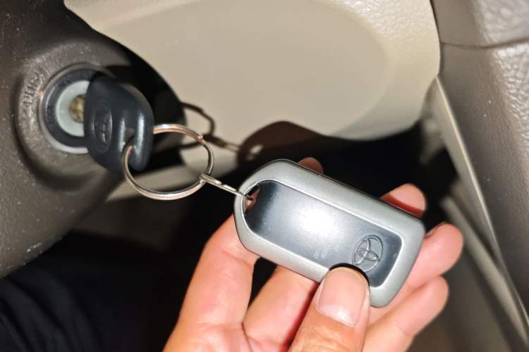 Used Toyota Camry 2011 200G Classic Anniversary Edition Vehicle Key