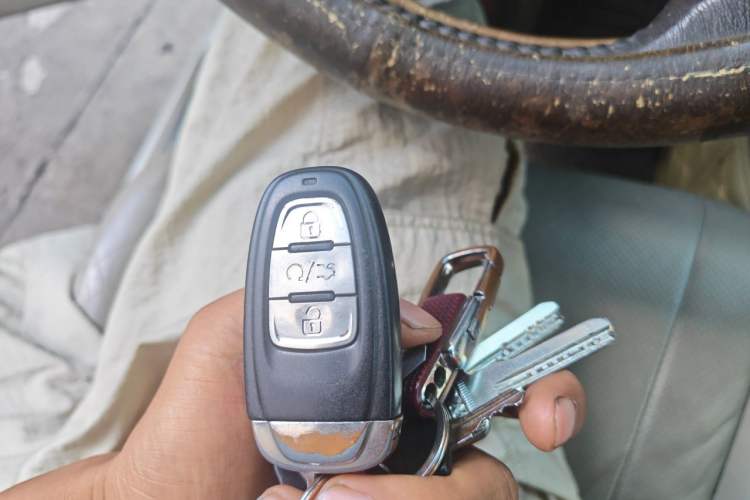 Used Toyota Camry 2011 200G Classic Anniversary Edition Vehicle Key