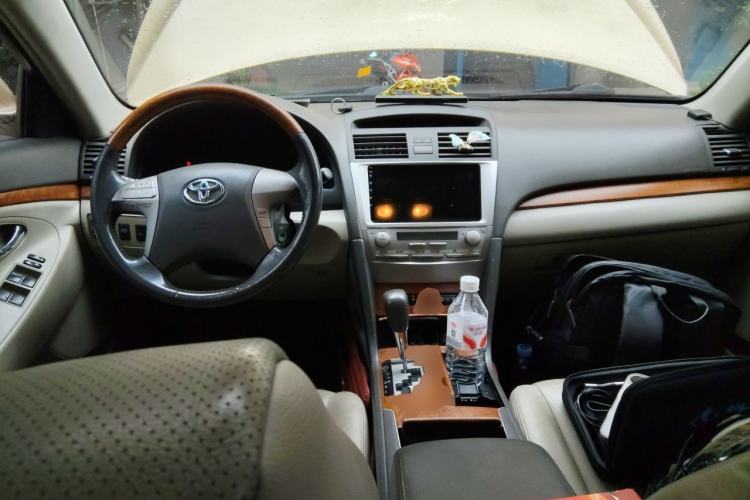 Used Toyota Camry 2011 200G Luxury Anniversary Edition Center Console