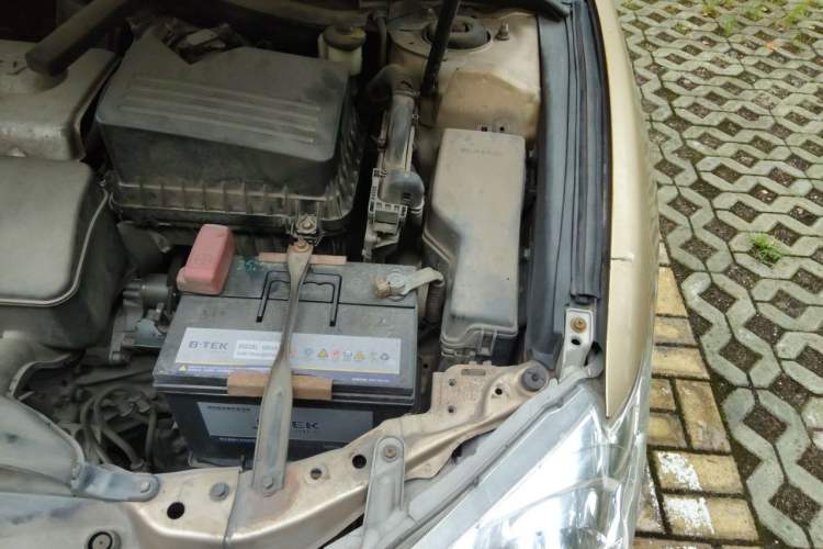 Used Toyota Camry 2011 200G Luxury Anniversary Edition Engine Bay Left