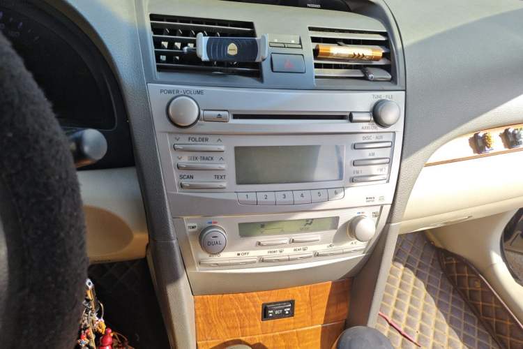 Used Toyota Camry 2012 200E Classic Elite Edition Audio And AC Panel