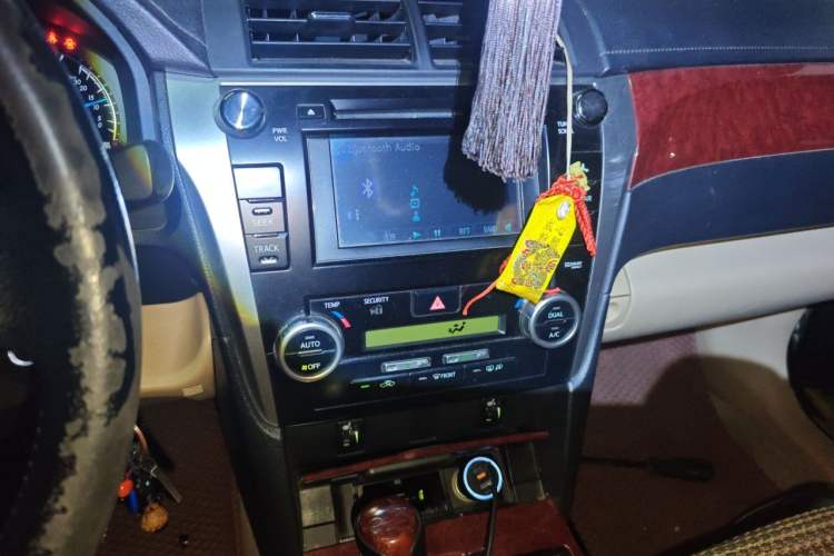 Used Toyota Camry 2012 2.0G Luxury Edition Audio And AC Panel