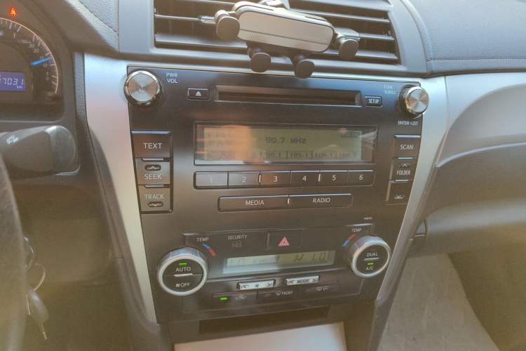 Used Toyota Camry 2012 Junrui 2.0S Radiant Edition Audio And AC Panel
