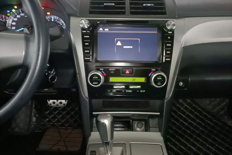 Used Toyota Camry 2012 Junrui 2.0S Radiant Edition Audio And AC Panel