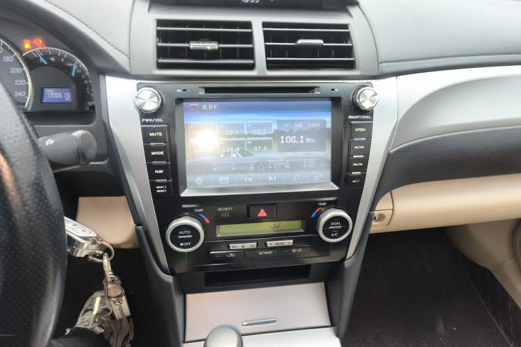 Used Toyota Camry 2012 Junrui 2.0S Radiant Edition Audio And AC Panel
