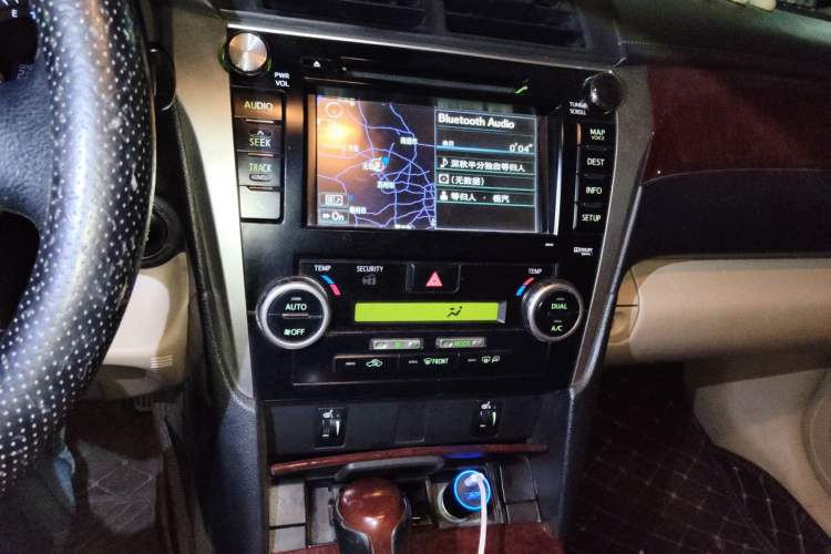 Used Toyota Camry 2012 2.5G Luxury Navigation Edition Audio And AC Panel
